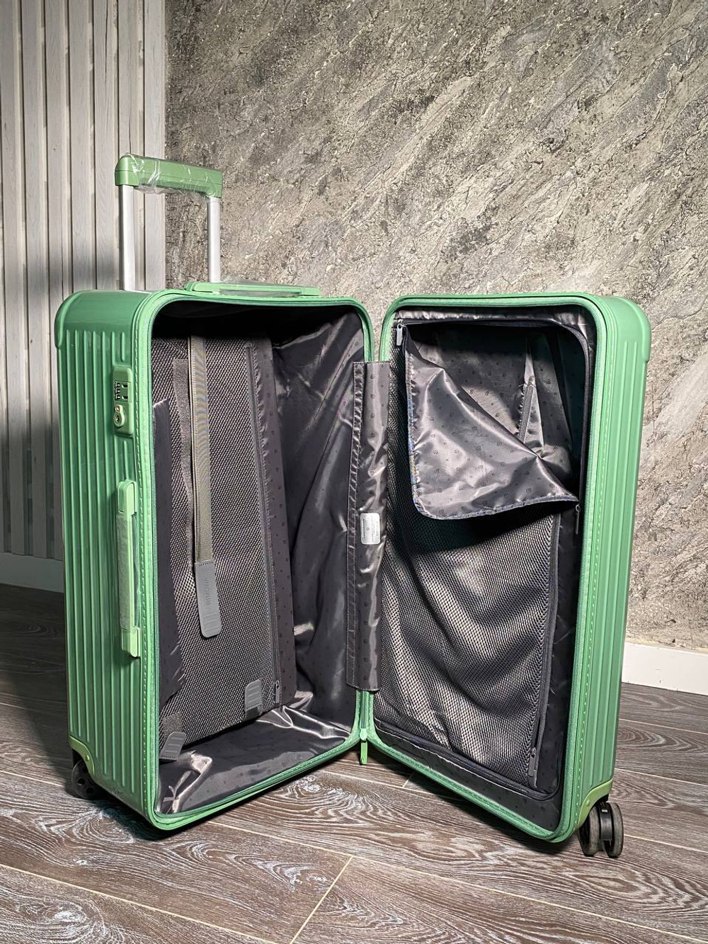 Чемодан Rimowa