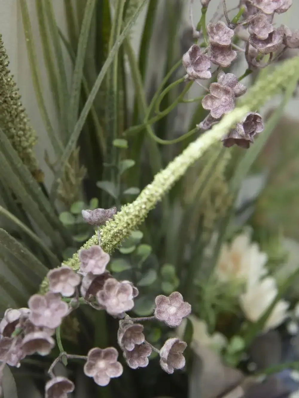 Искусственные цветы для декора в кашпо