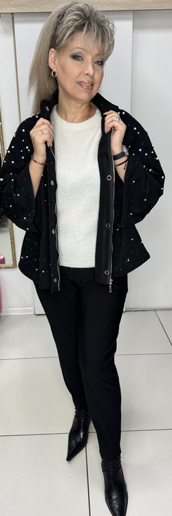 Черный жакет с принтом из страз и жемчужин