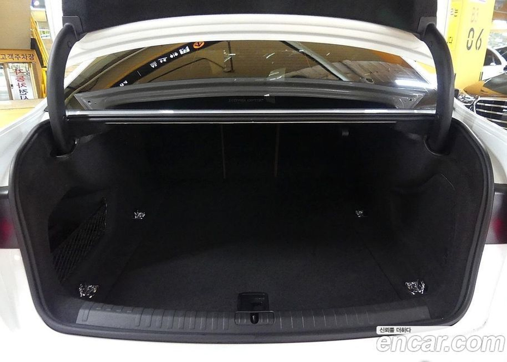Audi A6 (C8) 40 TDI Premium (06.2022)