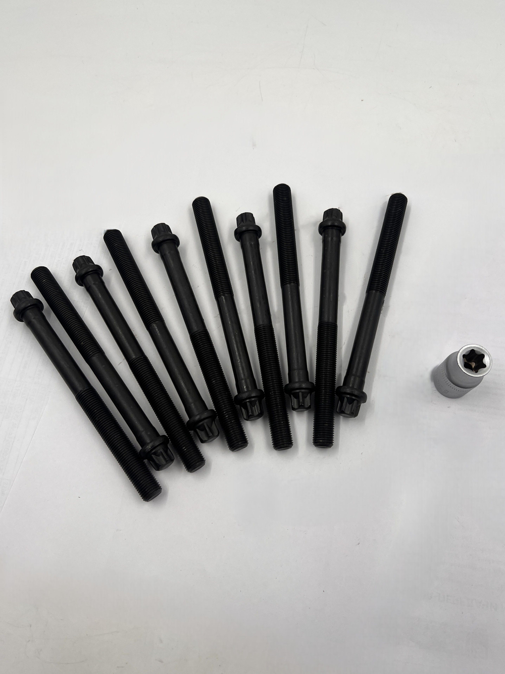 Болт головки блока цилиндров нового образца для ВАЗ 2110-2112 8 кл комплект 10 шт