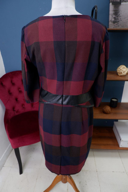 Платье Endea строгое 52 размер