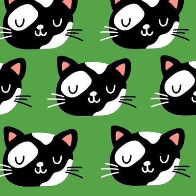 Котики на зелёном фоне