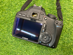Canon 550D kit 18-55mm 3.5-5.6 IS 4.000 кадров