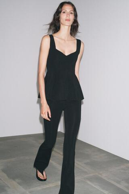 ZARA ТОП ИЗ ЭЛАСТИЧНОЙ ТКАНИ С БАСКОЙ, ЧЕРНЫЙ
