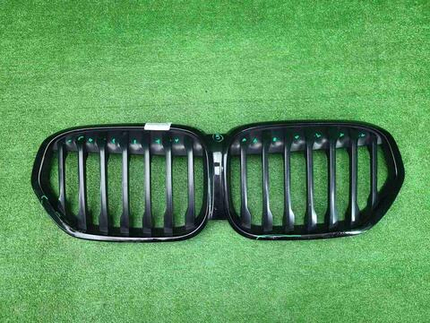 Решетка радиатора BMW X1 F48 (2019-2022)
