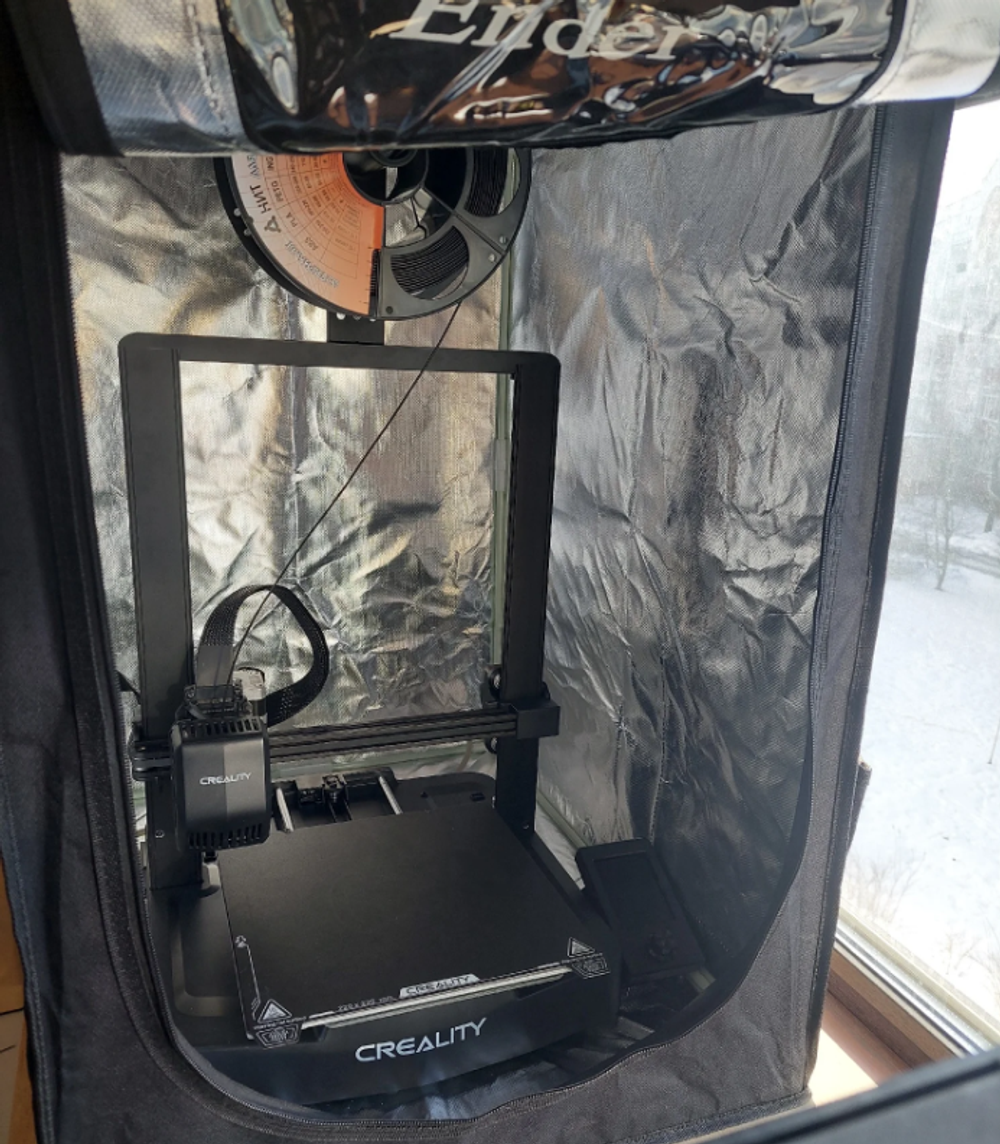3D-принтер Ender 3 |  в комплекте катушка филамента PLA 1кг , Чехол противопылевой | настроен, готов к работе