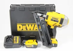Гвоздезабиватель аккумуляторный "DeWALT" DCN692P2