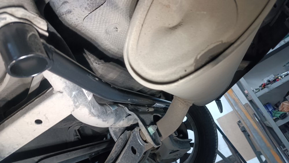 Распорка задняя нижняя сзади Chery Tiggo 7 Pro Max (передний привод) и Jaecoo j7 (передний привод), Tenet T7 (передний привод) (ПОД ЗАКАЗ)