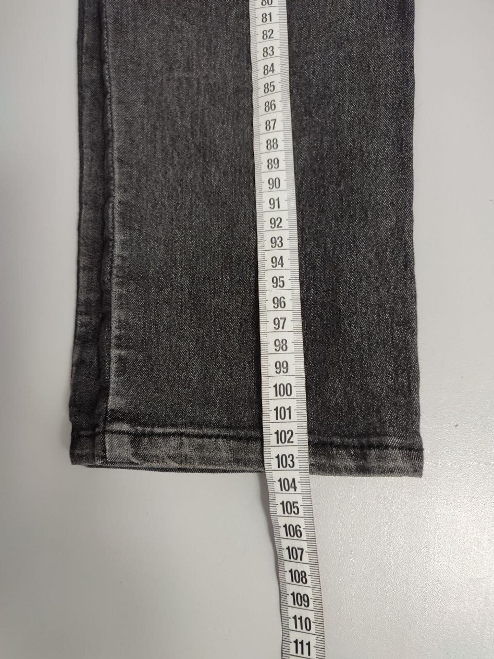 Джинсы темные 42-44 размер