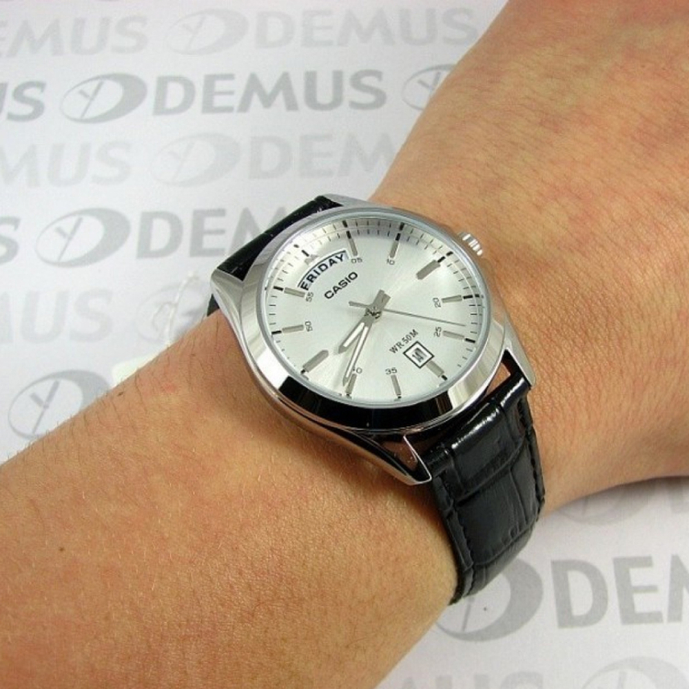 Часы CASIO STANDARD 50, MTP-1370L-7A