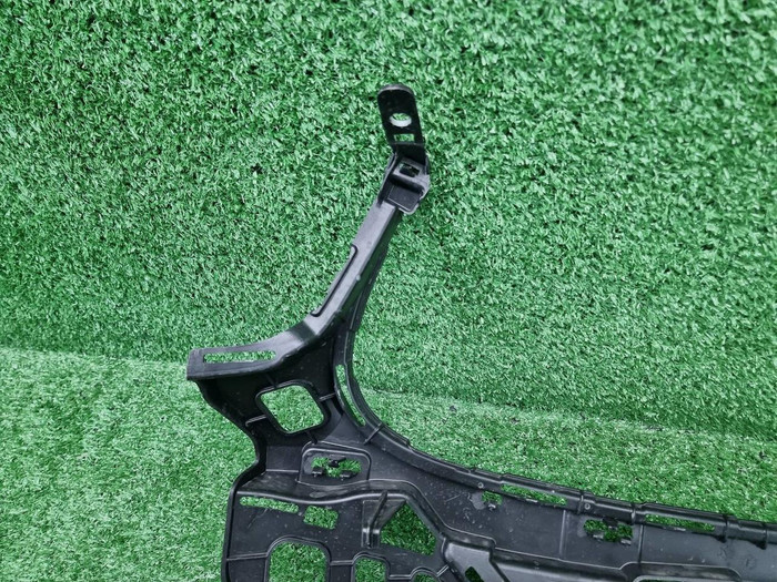 Кронштейн бампера Mercedes GLC X253 (19-22) AMG