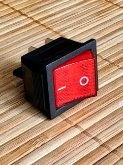 Красная кнопка тумблер выключатель, с подсветкой 16A-220V, KCD4-101/4PN, 1 штука