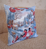 Декоративный гобеленовый чехол для интерьерной подушки Снегири за окном 47х47