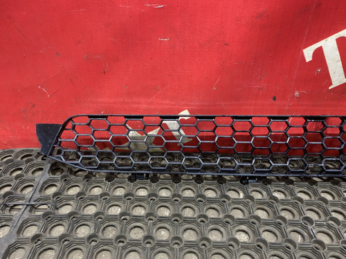 Решетка радиатора нижняя 2021г