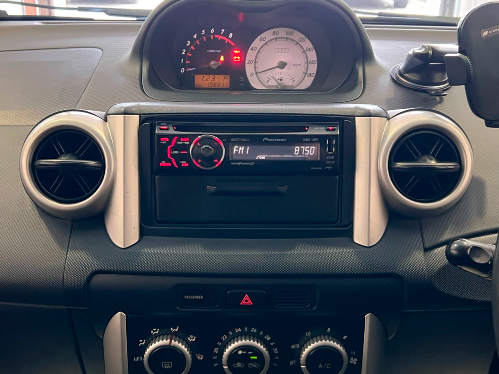 Toyota ist, 2004 год
