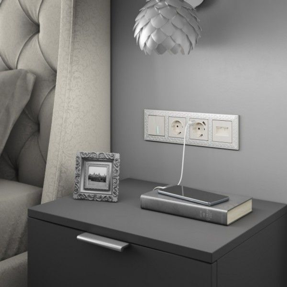 Рамка на 4 поста (матовый хром)