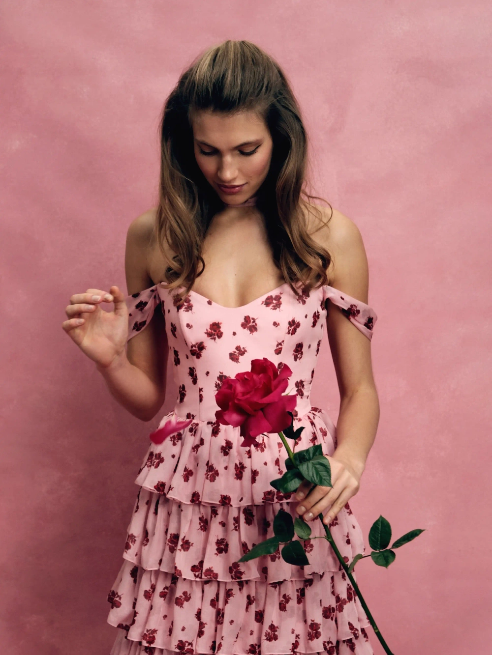 Lisen midi, платье миди из светло-розового шифона с цветочным принтом