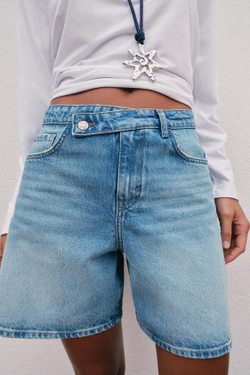 ZARA ДЖИНСОВЫЕ ШОРТЫ Z1975 С ПЕРЕКРЕСТНЫМ ПОЯСОМ, ВЫЦВЕТШИЙ СИНИЙ