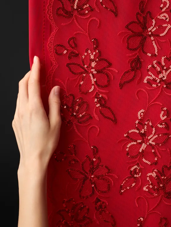 05-174 Вышивка пайетками на неэл. сетке 22 см, красный 100