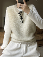 Жилет с круглым вырезом