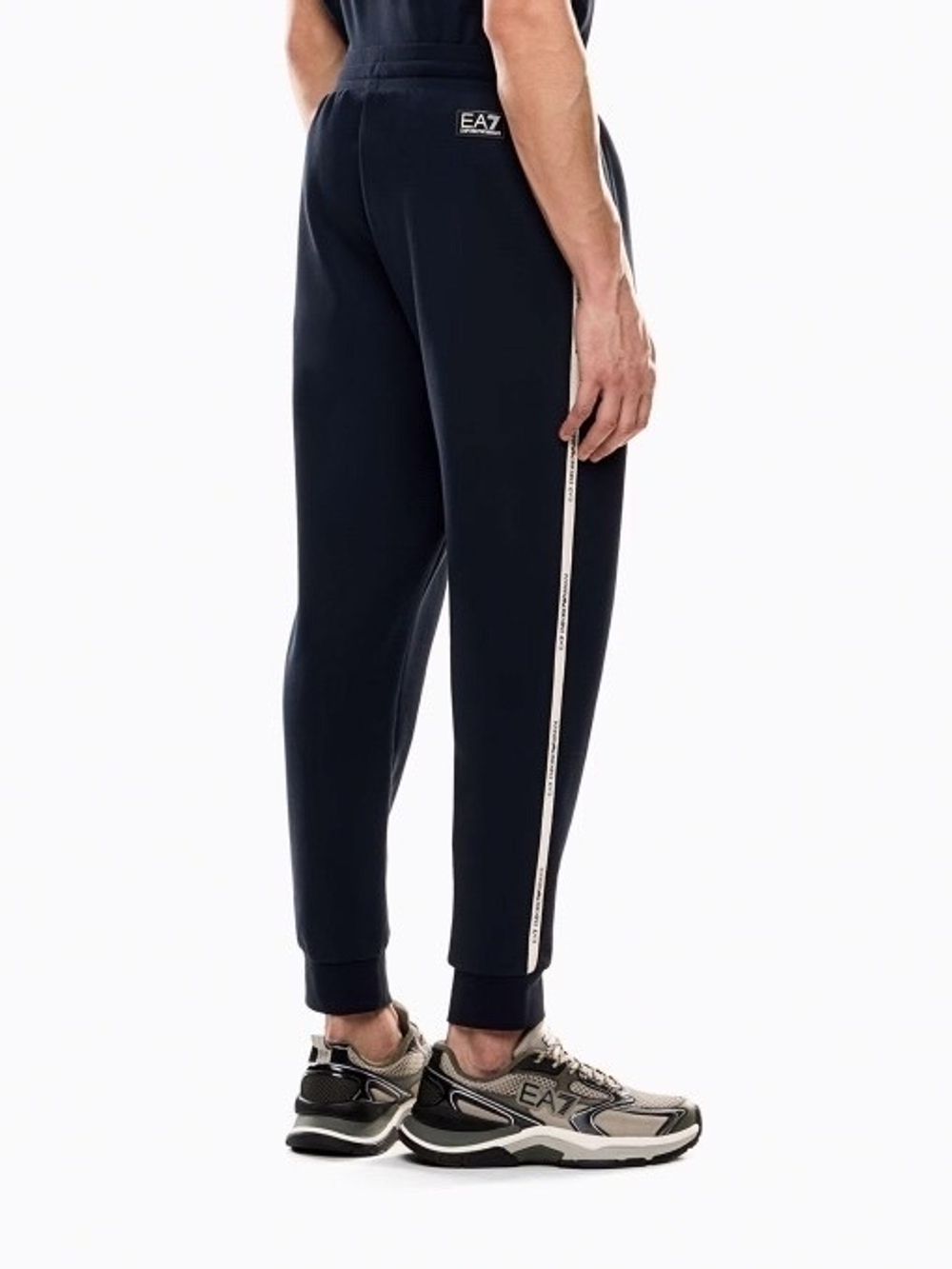 Костюм спортивный мужской EA7