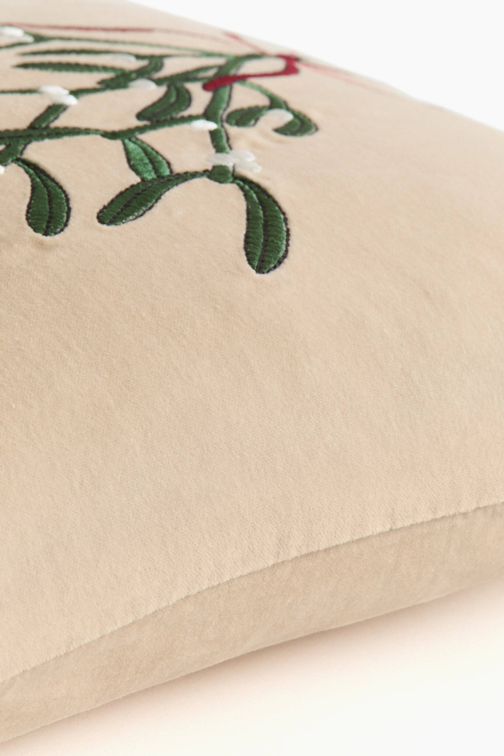 H&M HOME РОЖДЕСТВЕНСКИЙ БАРХАТНЫЙ ЧЕХОЛ НА ПОДУШКУ С ПРИНТОМ, БЕЖЕВЫЙ