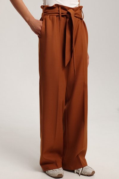 Брюки с посадкой на бёдрах