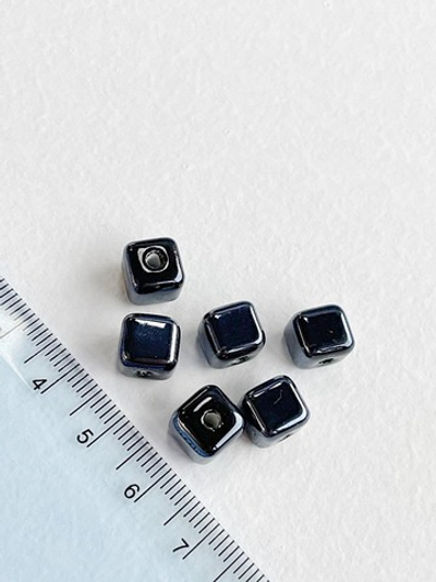 K022 Бусина керамическая "Куб" 8мм, черный