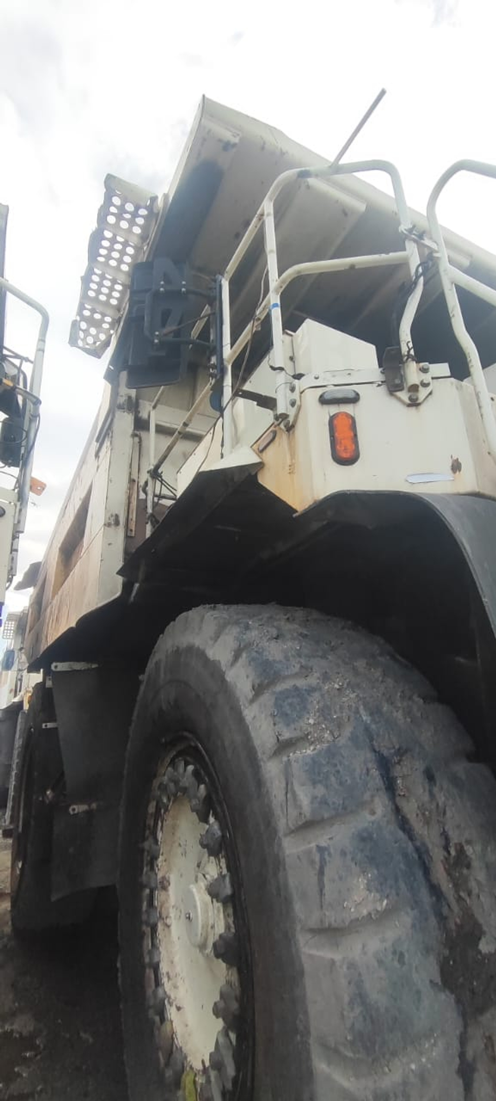 TEREX TR100 4x2 Карьерный самосвал TR100 (Дизельный, 37,8 л, 1065 л.с., АТ)