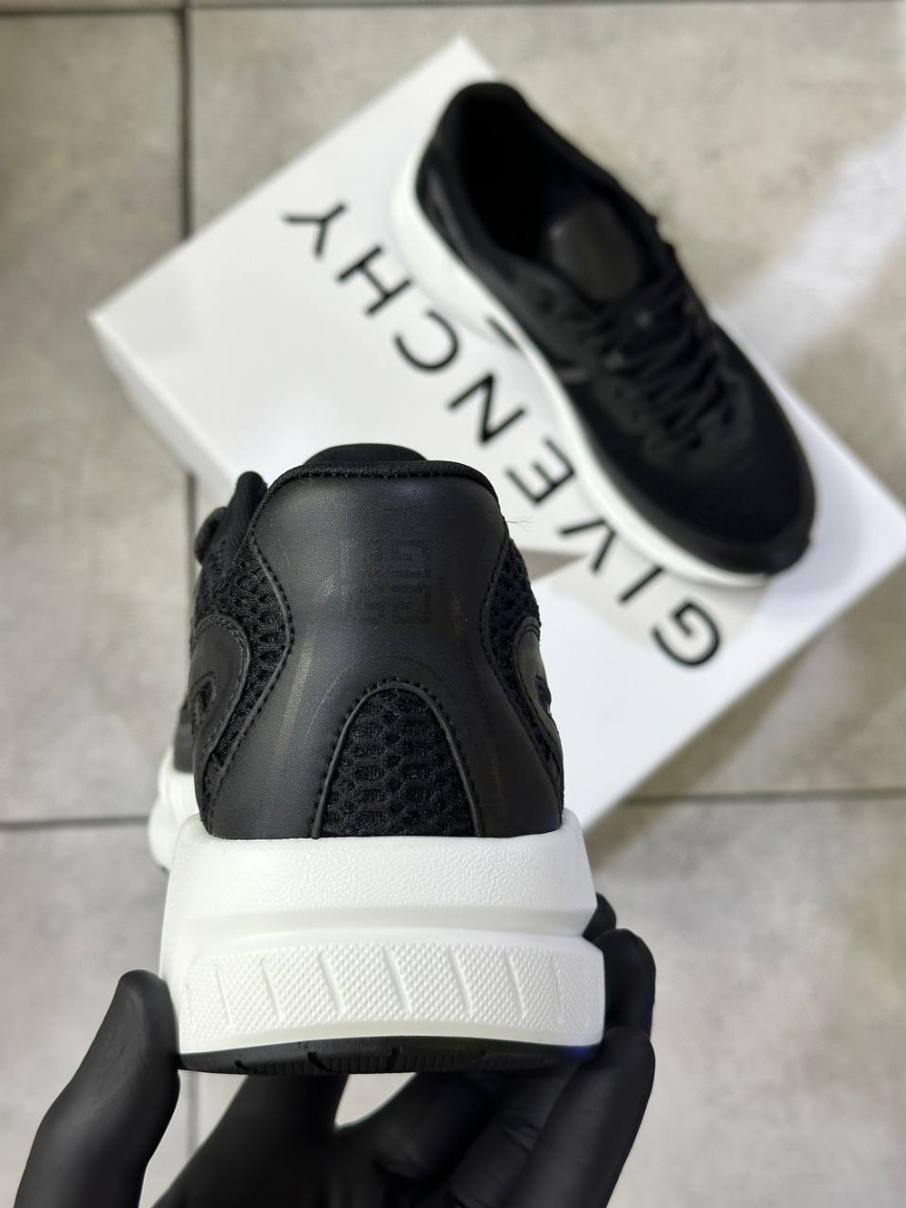 Кроссовки Givenchy