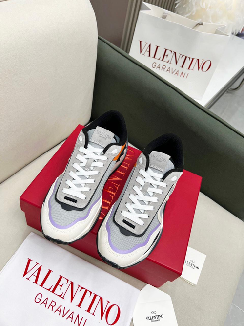 Кроссовки Valentino