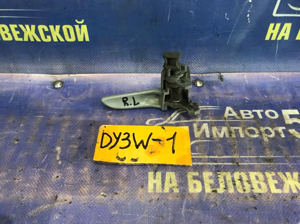 Ручка двери задней левой салонная MAZDA DEMIO 2003