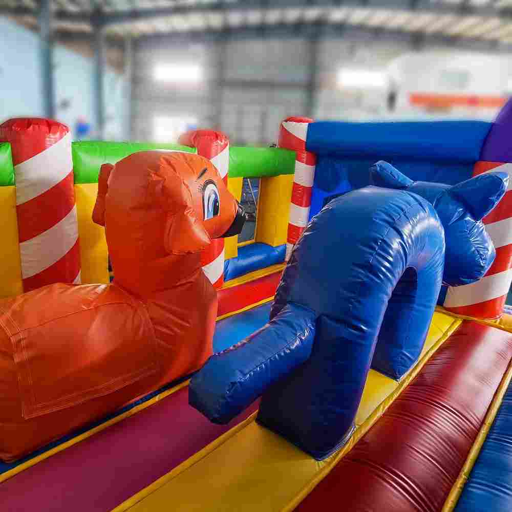 Коммерческий надувной батут «Веселый домик»,  6*5*4 м