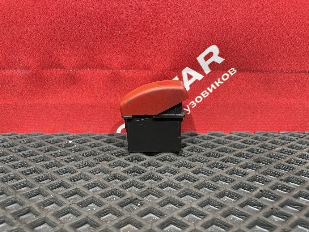 Кнопка аварийной сигнализации