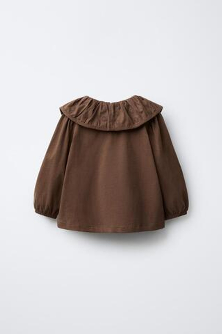 ZARA ФУТБОЛКА С ОТЛОЖНЫМ ВОРОТНИКОМ И ВЫШИВКОЙ, КОРИЧНЕВЫЙ