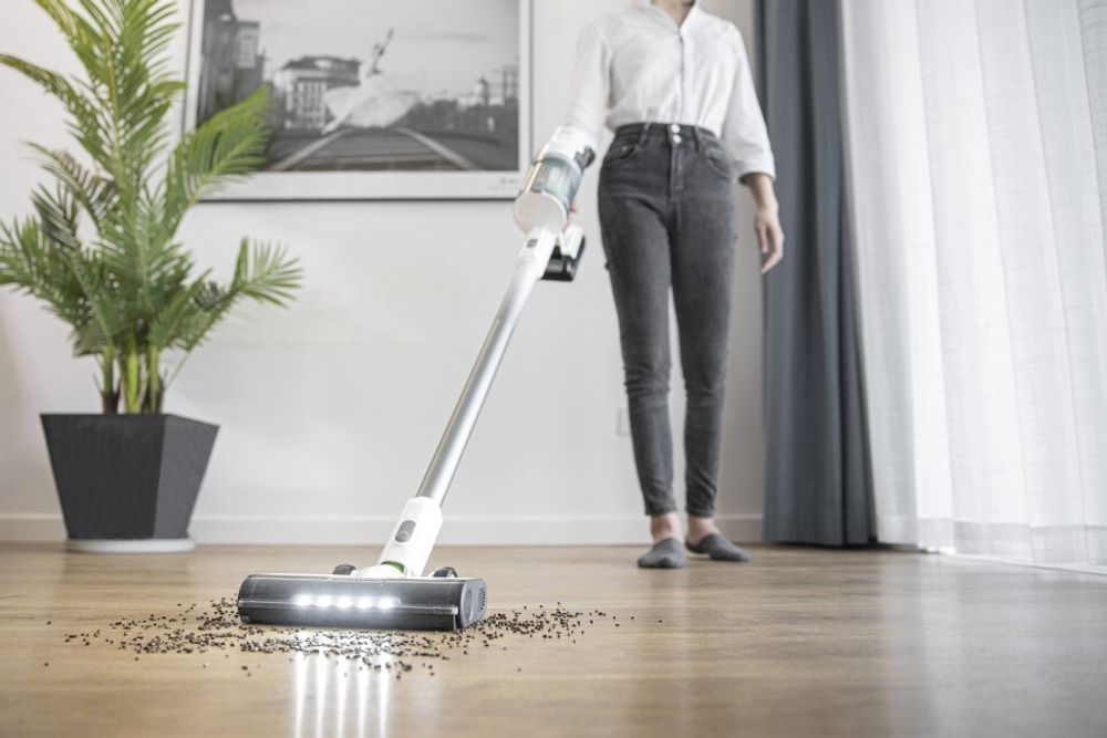 Пылесос беспроводной вертикальный аккумуляторный Greenworks 24В GD24SVK4D, Арт.4701107UB с АКБ 4 А*ч и ЗУ