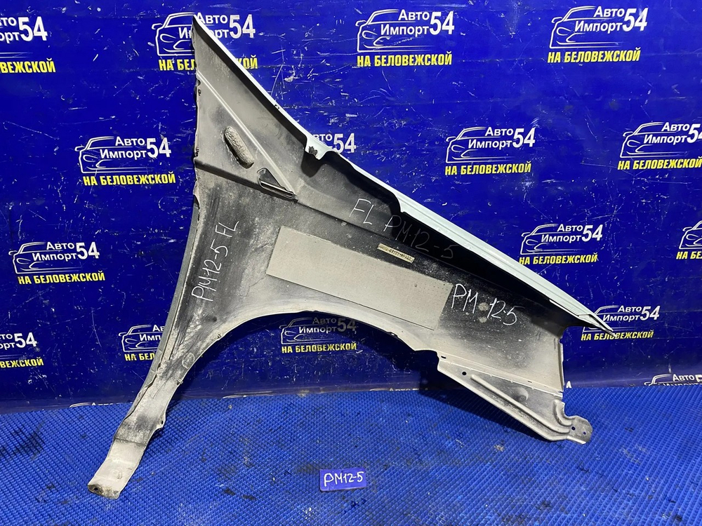 Крыло переднее левое NISSAN LIBERTY 1999