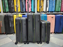 Чемодан Средний (М) полипропилен "Mironpan" съёмные колёса