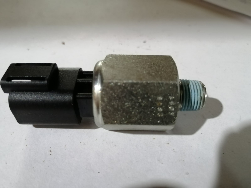 Датчик 2848A051 давления масла