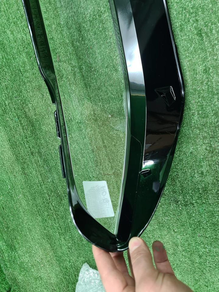 Стекло фары левое BMW X7 G07 (2019-2022)