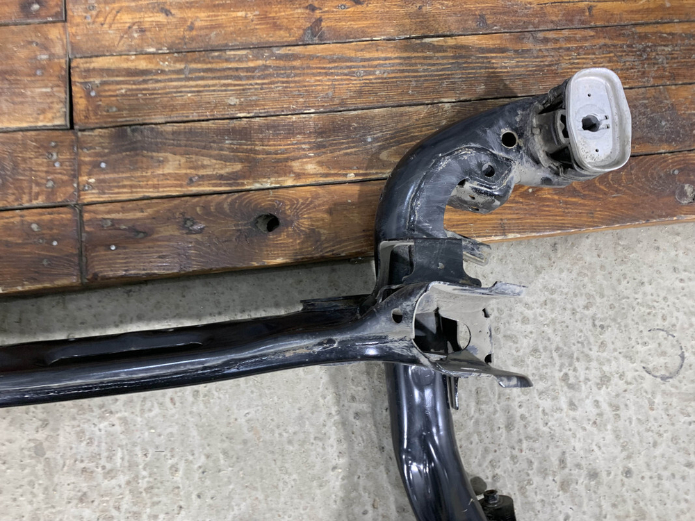 Подрамник задний Volkswagen Touareg 3 18-нв Б/У Оригинал 4M0500025