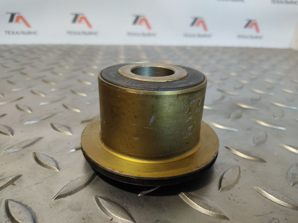 Втулка 8P-3729