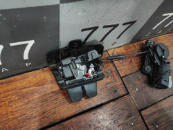 Замок крышки багажника Geely Atlas Pro, Tugella  Б/У Оригинал 5062027300