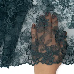 Вышивка на сетке изумруд 20 см