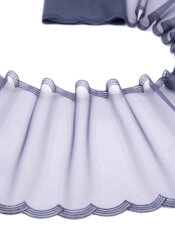 05-92 ОПТ Вышивка на неэл. сетке 18 см, темная лаванда