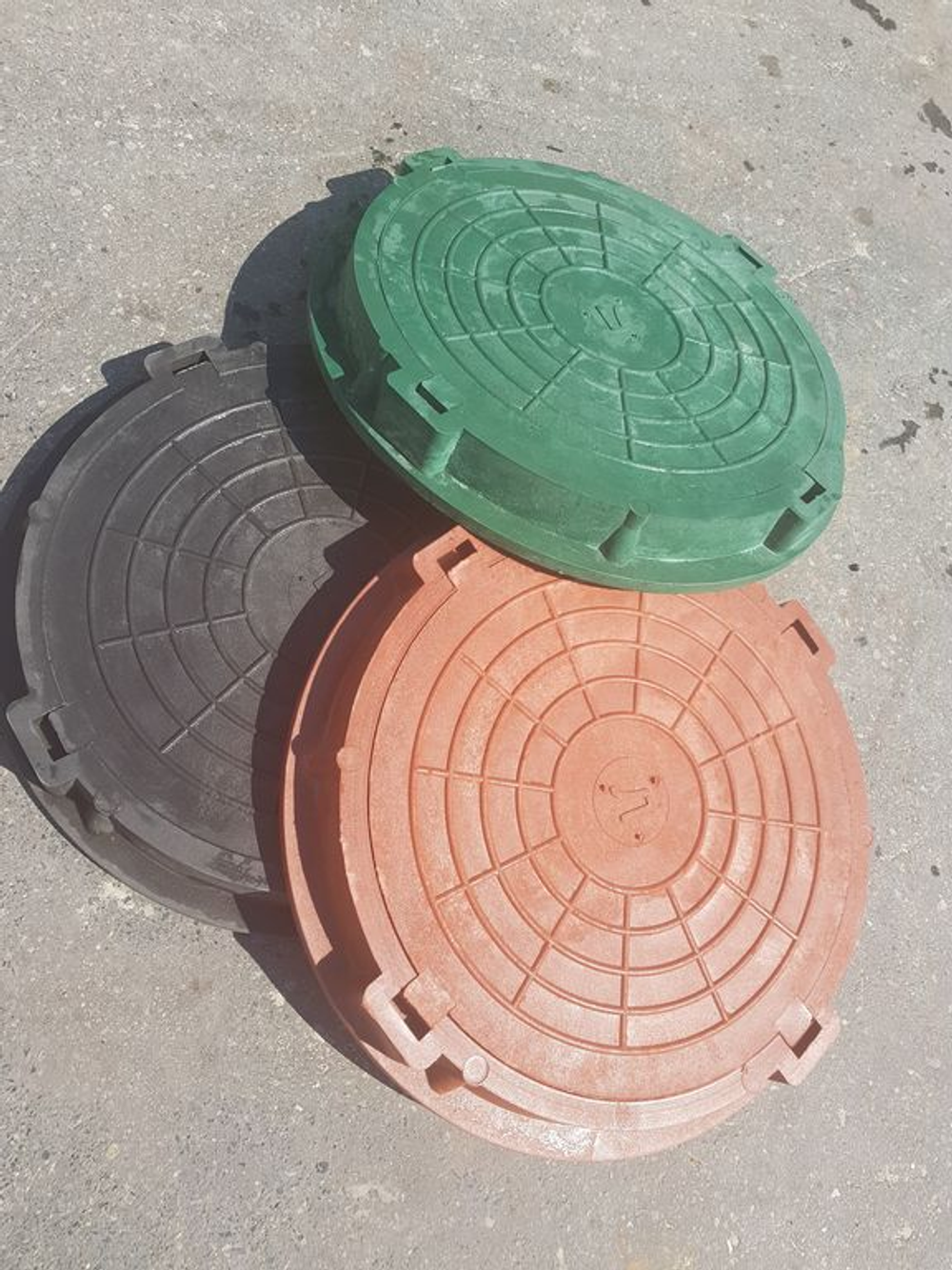 Люк пластиковый легкий