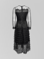 Платье длинное с отделкой кружевом и прозрачными рукавами на молнии сзади