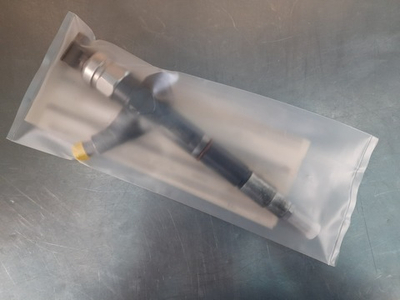 Форсунка топливная Denso 16600EB300