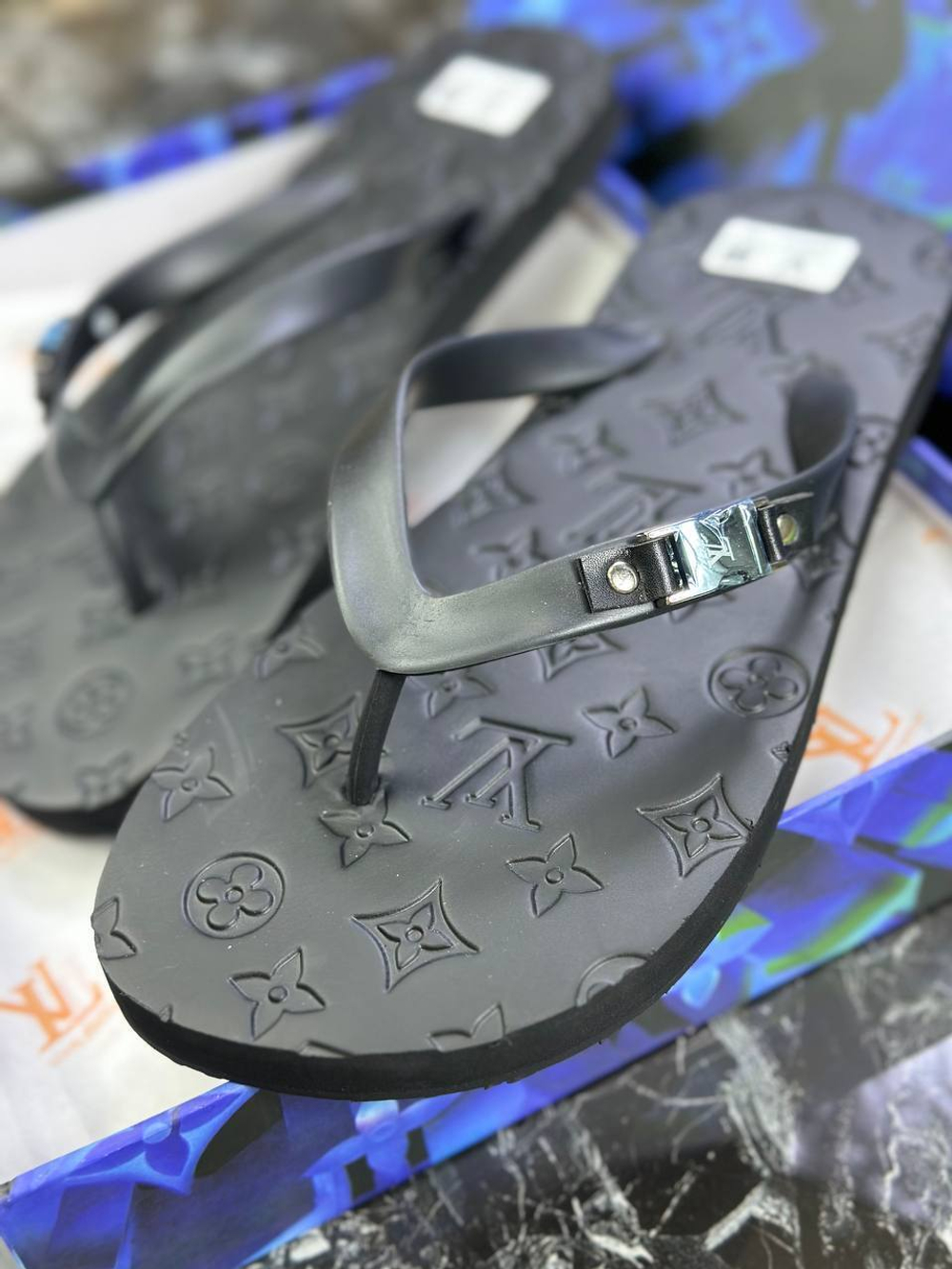 Шлепанцы Louis Vuitton